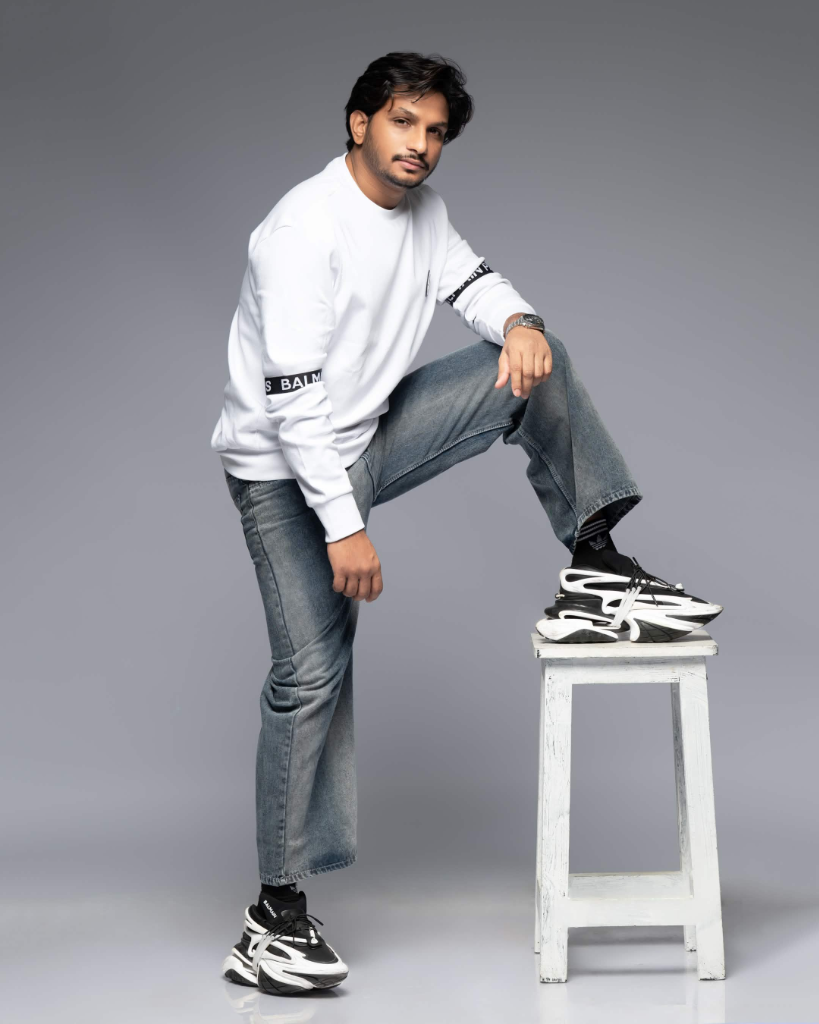 Hyper King Stool Studio Pose